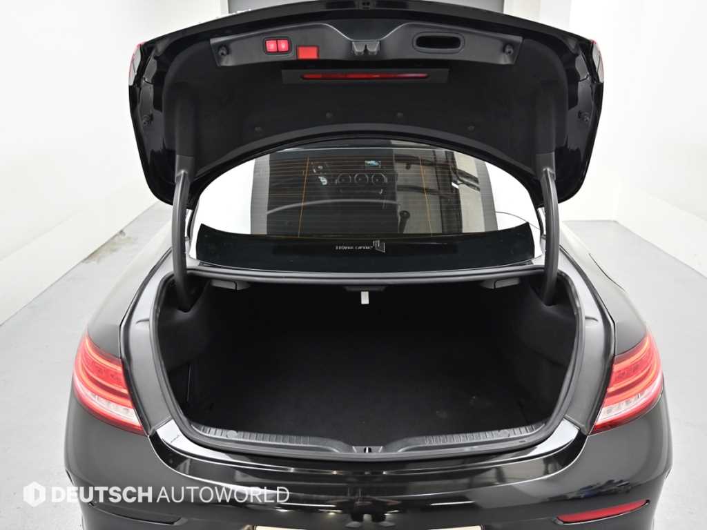 Mercedes-Benz C-Class — photo 19