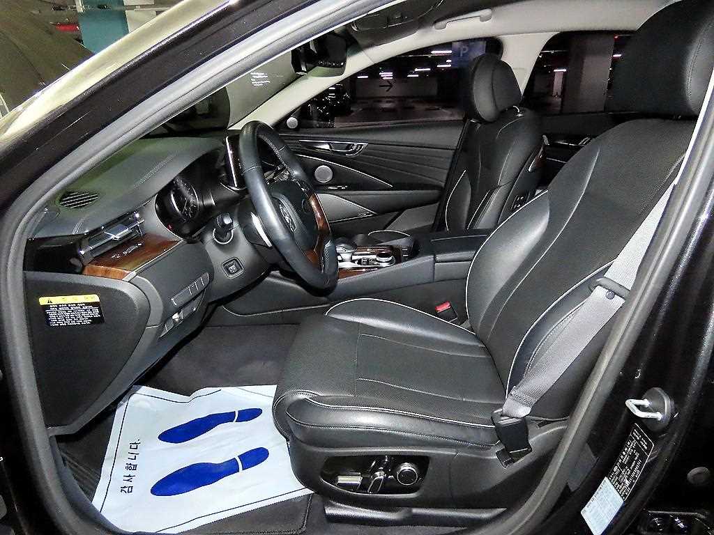 Kia K9 — photo 06