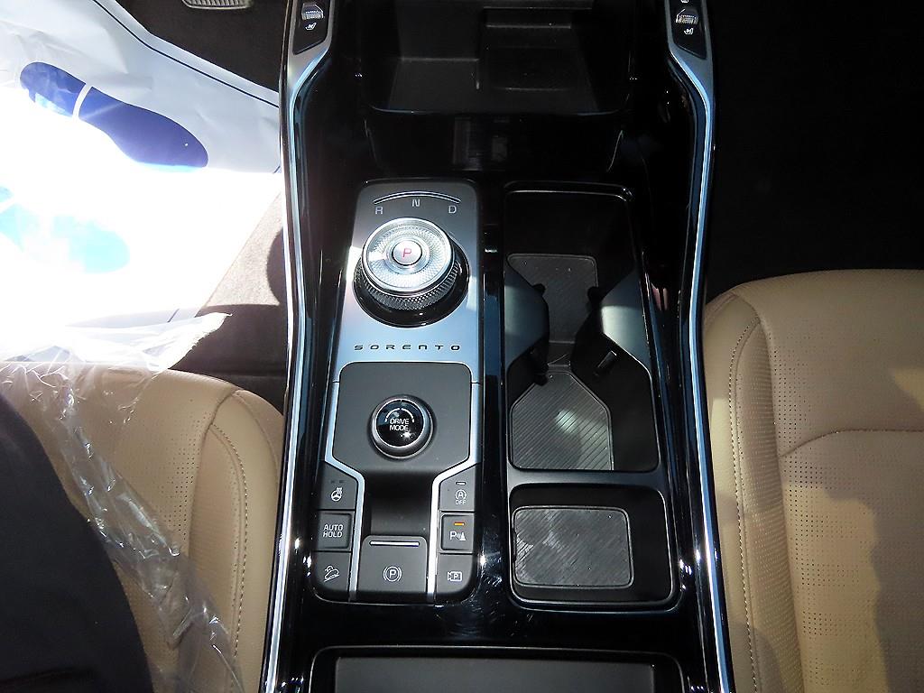 Kia Sorento — photo 10