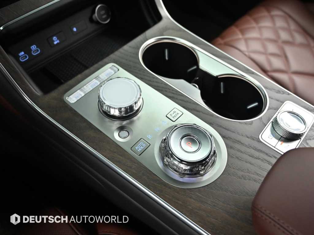 Genesis GV80 — photo 18