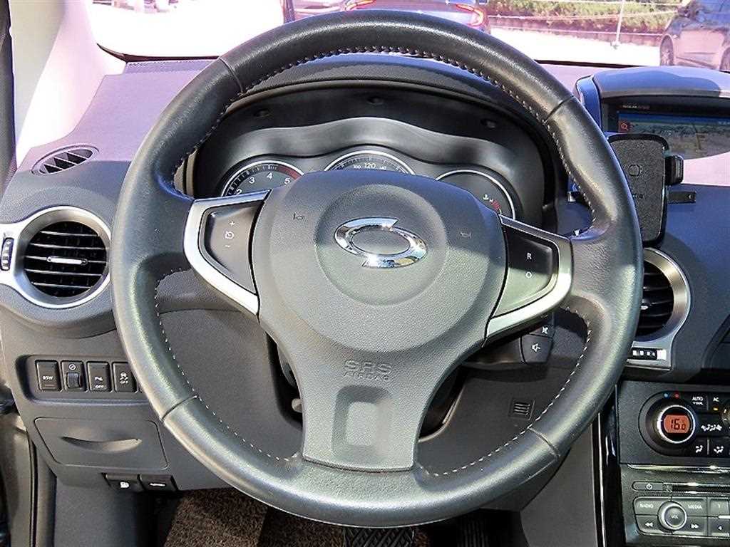 RENAULT QM5  — photo 08