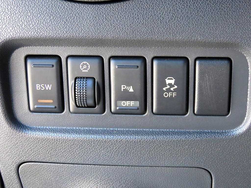 RENAULT QM5  — photo 12