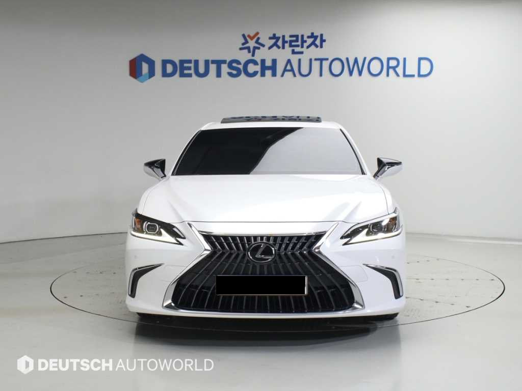 Lexus ES — photo 03