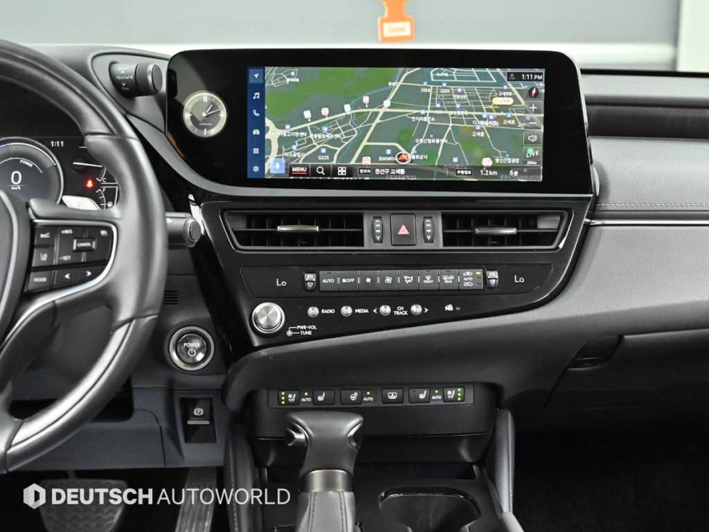 Lexus ES — photo 14