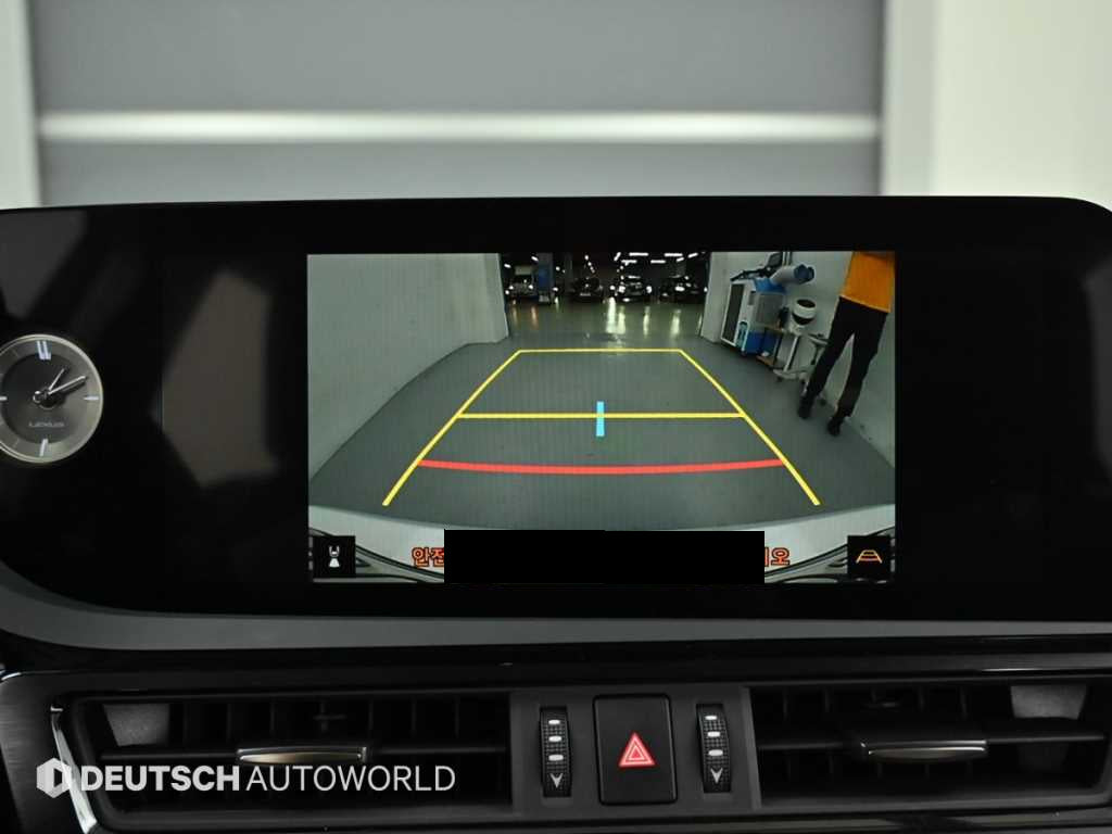 Lexus ES — photo 15