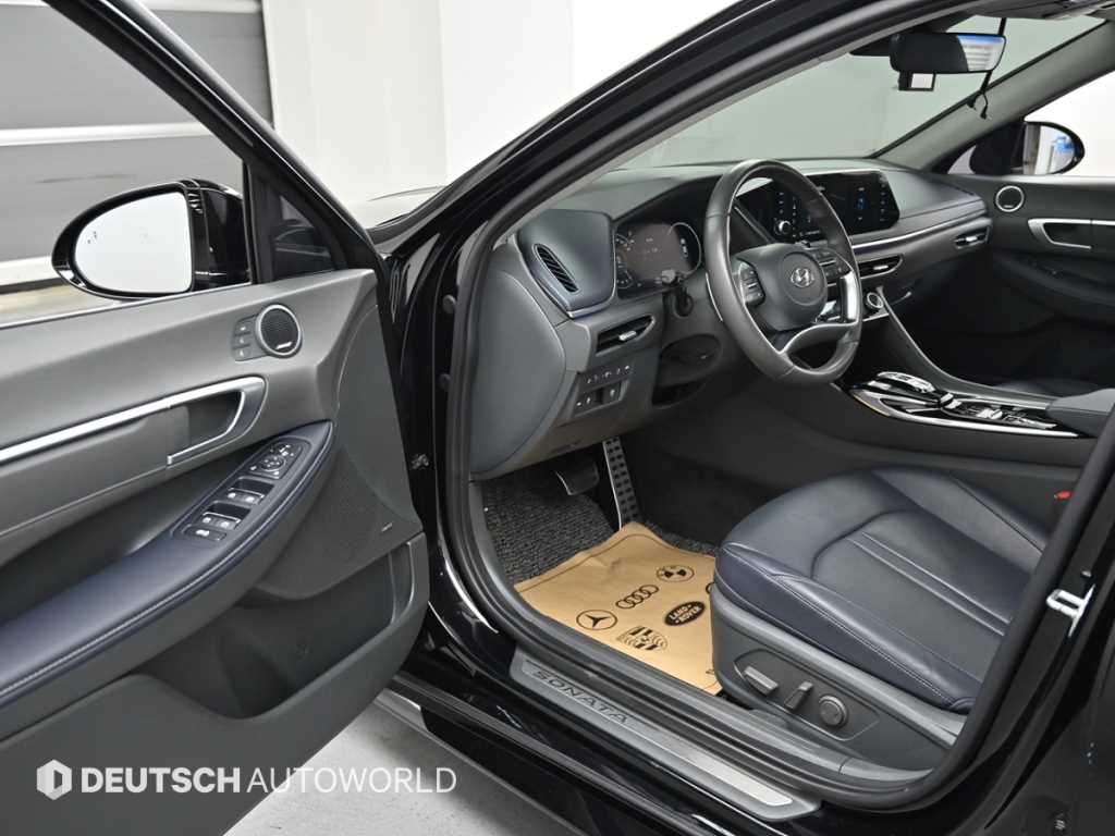 Hyundai Sonata — photo 11
