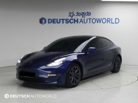 Tesla Model 3 — photo 01