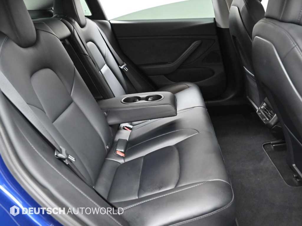 Tesla Model 3 — photo 12