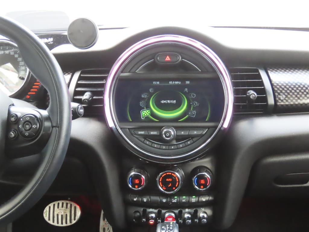 Mini Cooper — photo 10