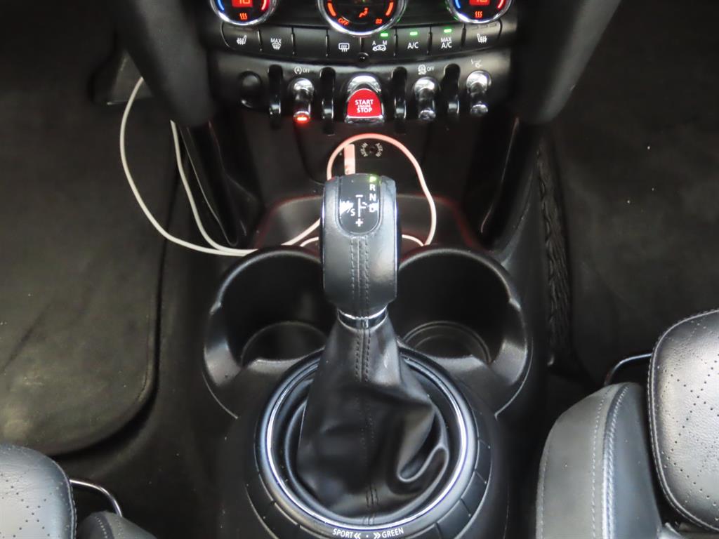 Mini Cooper — photo 11