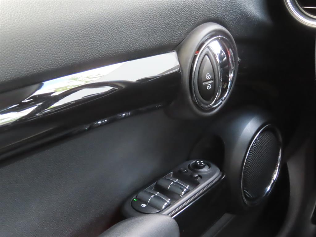 Mini Cooper — photo 12