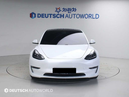 Tesla Model 3 — photo 03