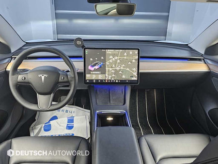 Tesla Model 3 — photo 07