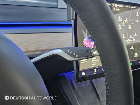 Tesla Model 3 — photo 09
