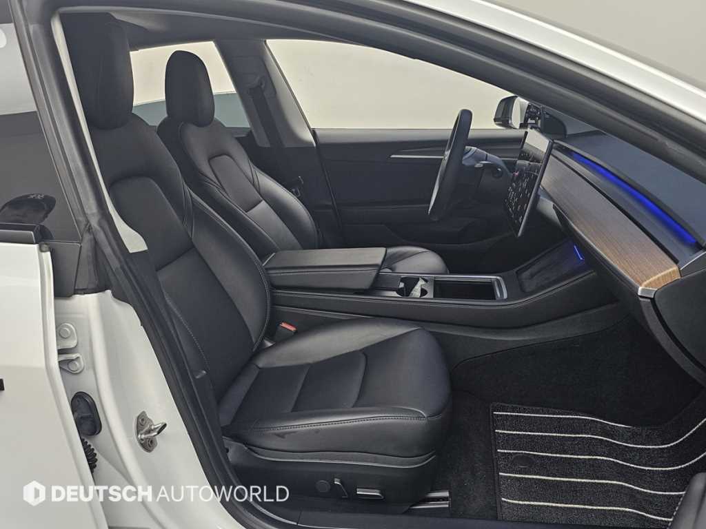 Tesla Model 3 — photo 10
