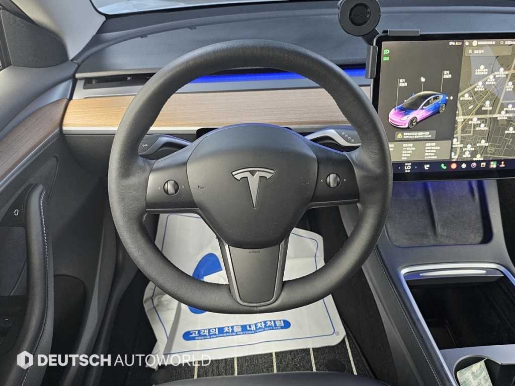 Tesla Model 3 — photo 13