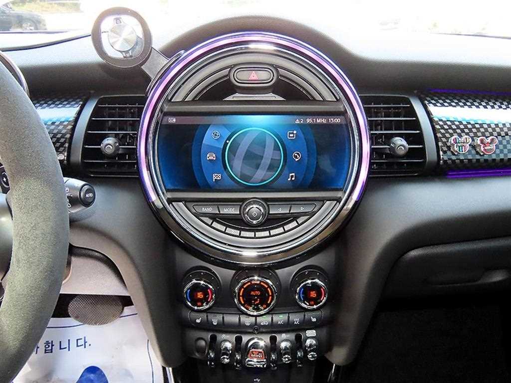 Mini Cooper — photo 14