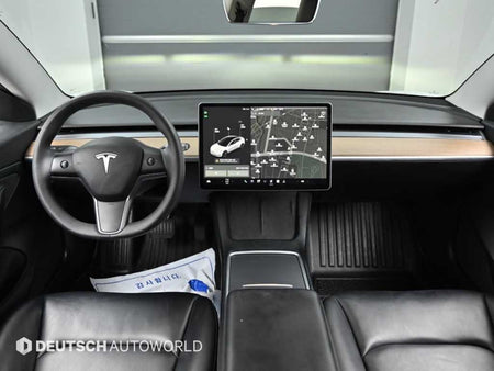 Tesla Model 3 — photo 07