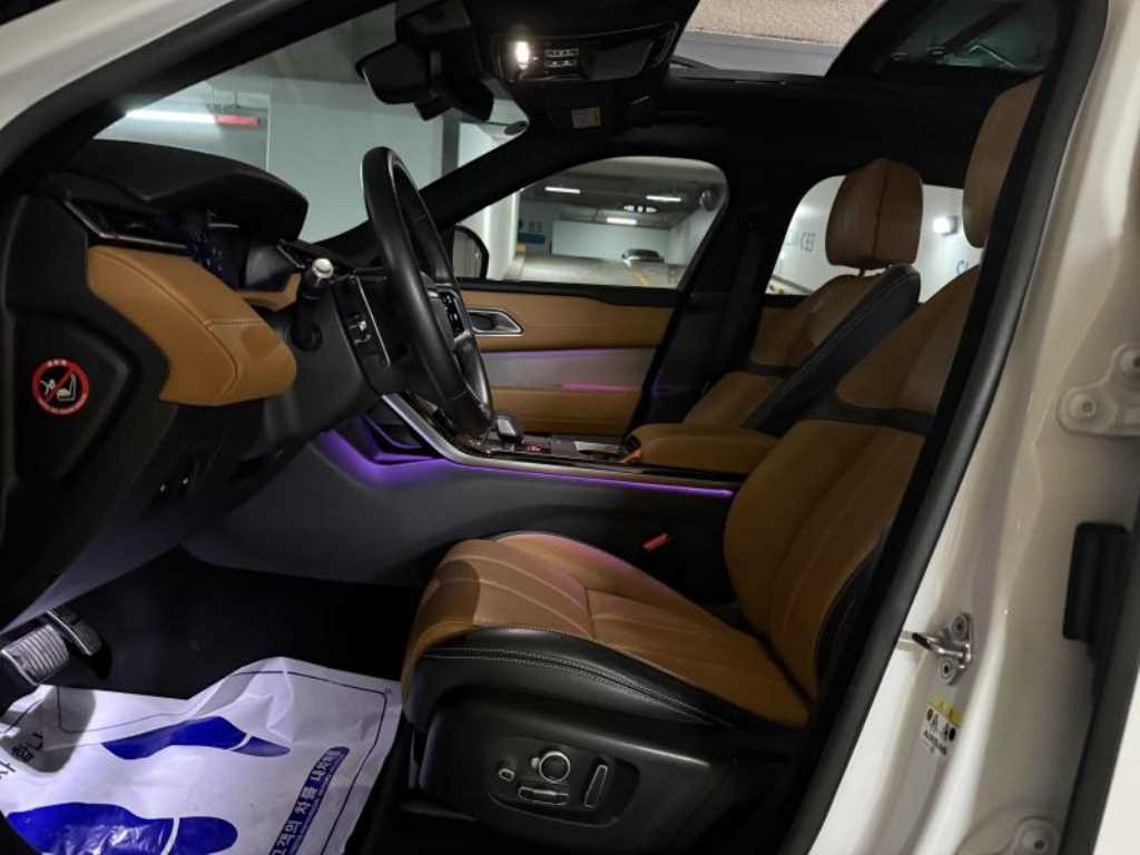 Land Rover Range Rover Velar — photo 11