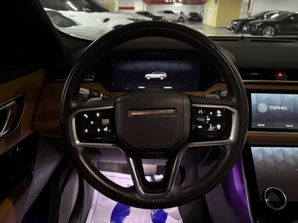 Land Rover Range Rover Velar — photo 13