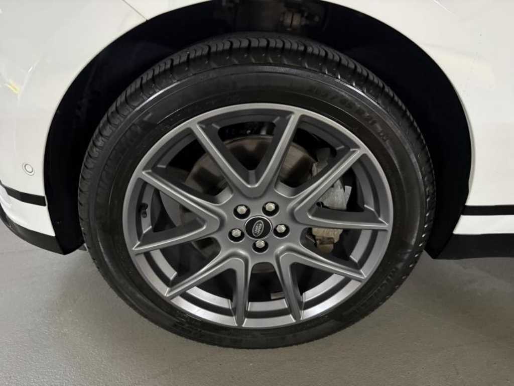 Land Rover Range Rover Velar — photo 18