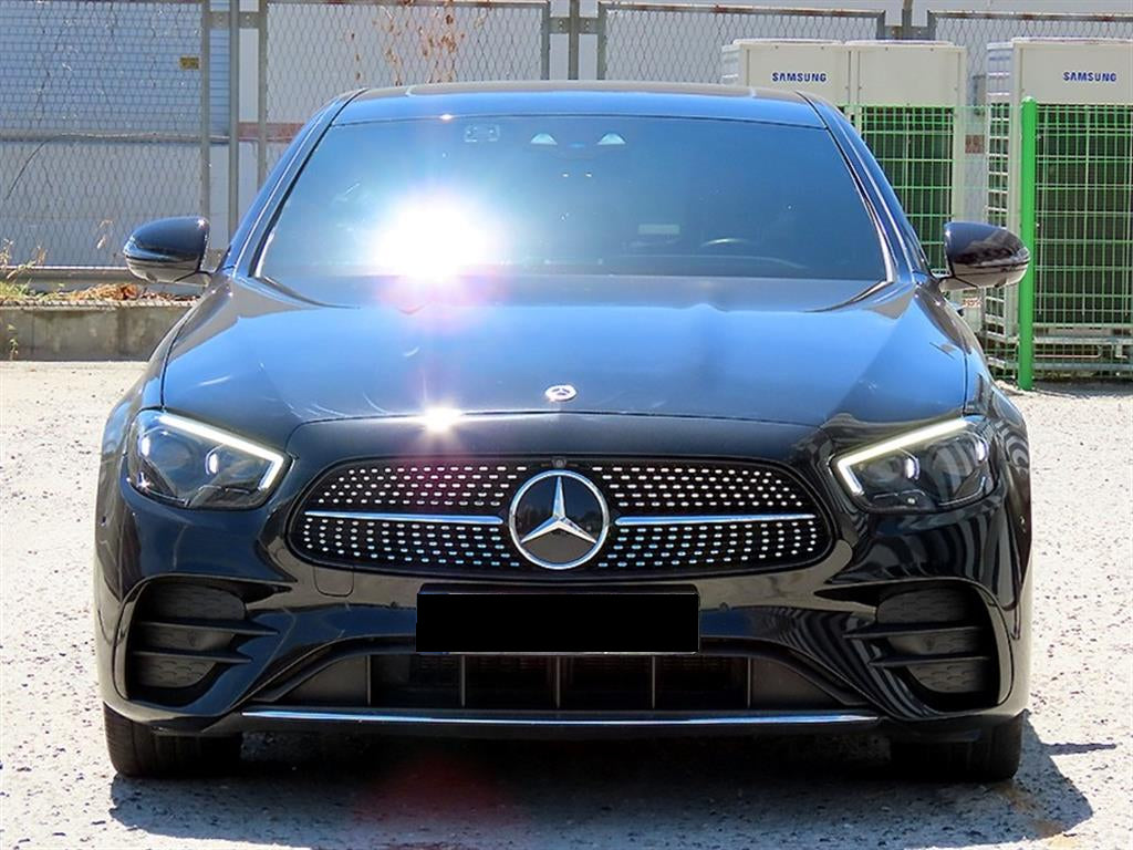 Mercedes-Benz E-Class — photo 01