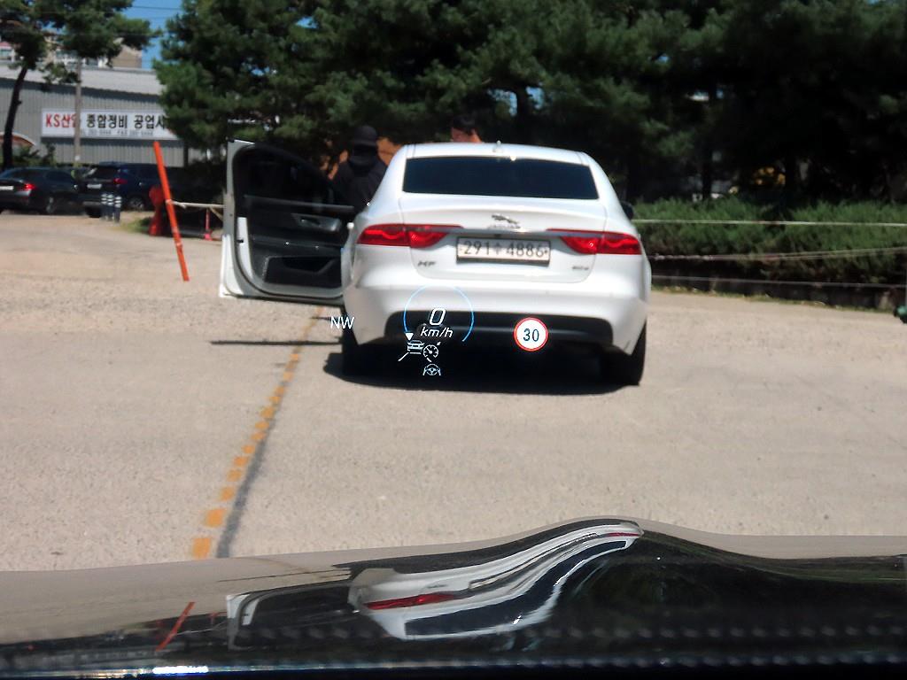 Mercedes-Benz E-Class — photo 10