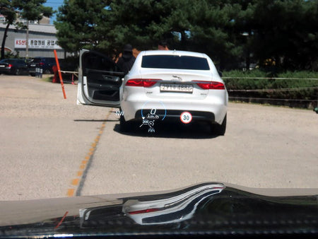 Mercedes-Benz E-Class — photo 10