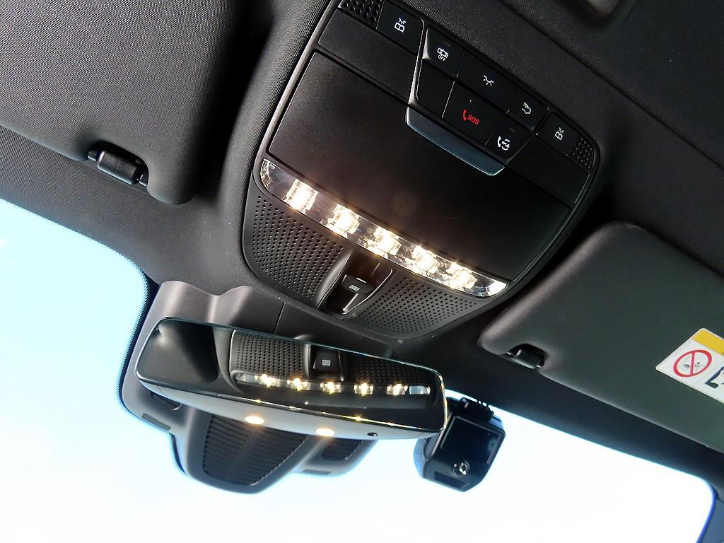 Mercedes-Benz E-Class — photo 15