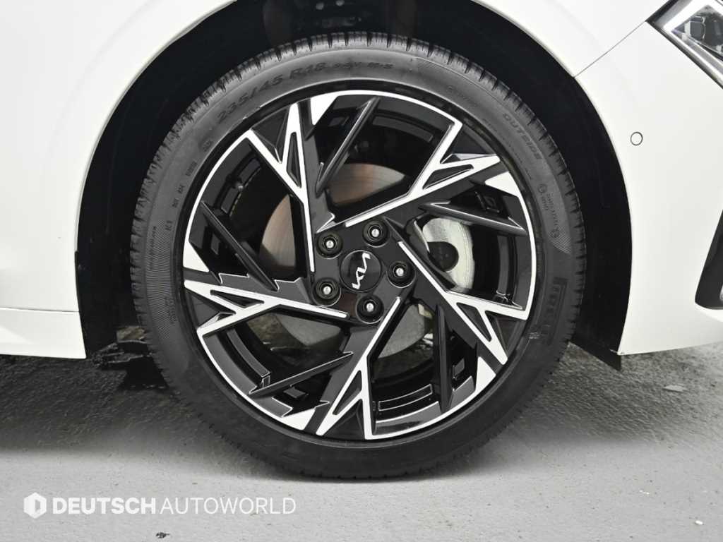 Kia K5 — photo 05