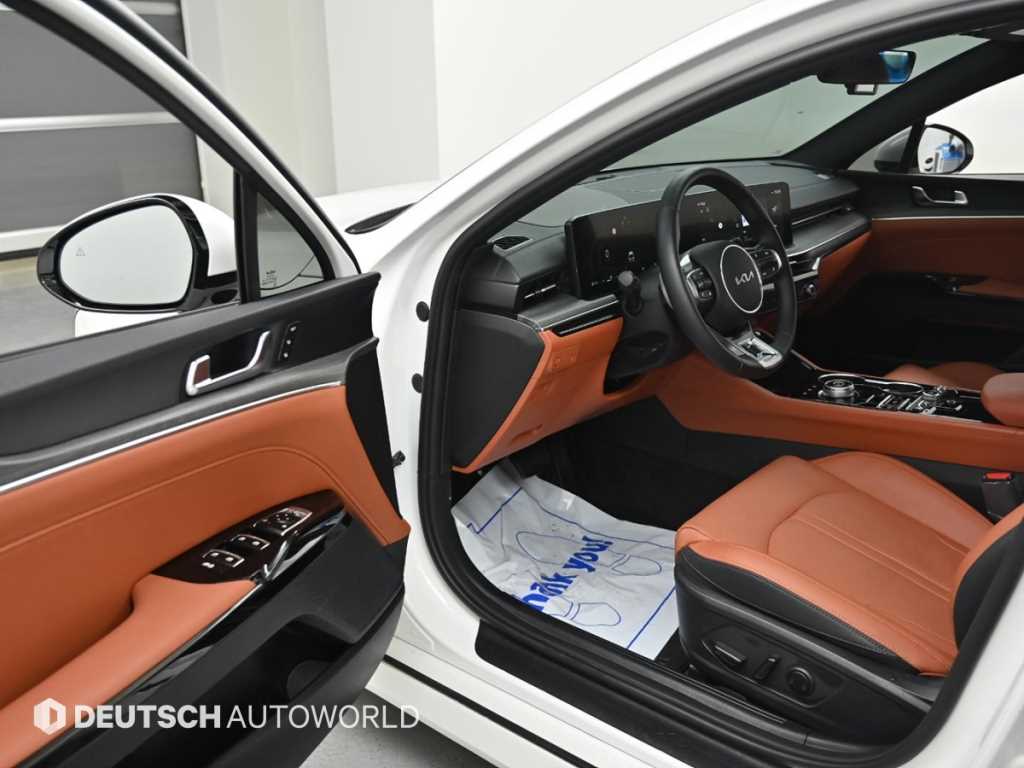 Kia K5 — photo 11