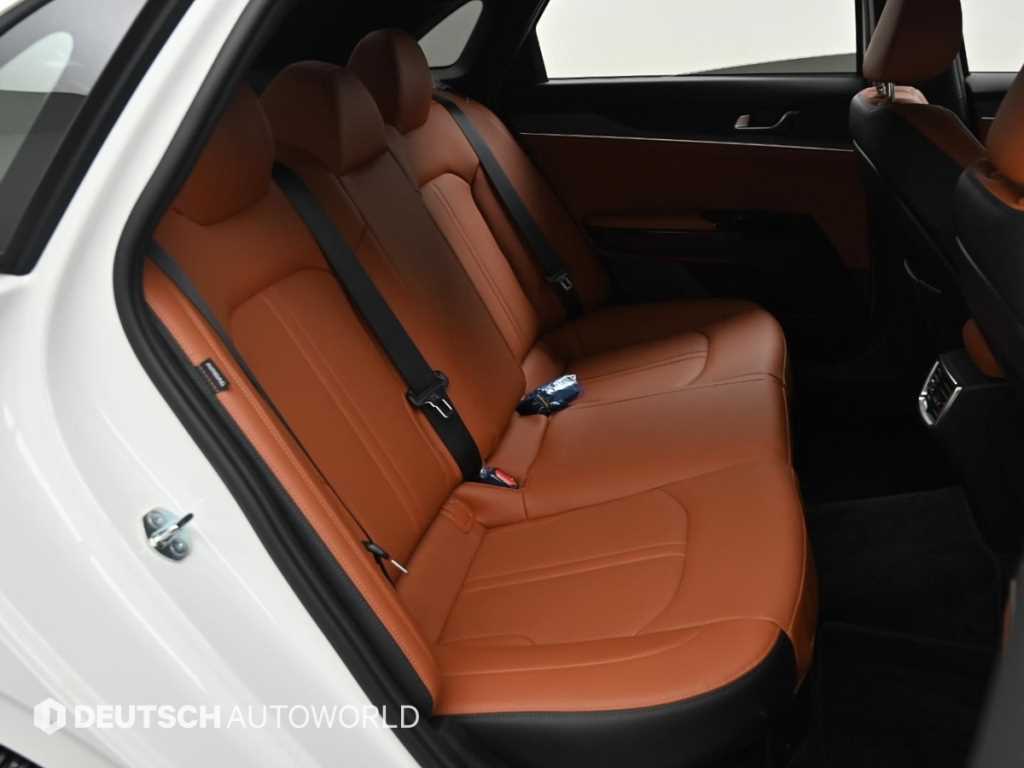 Kia K5 — photo 12
