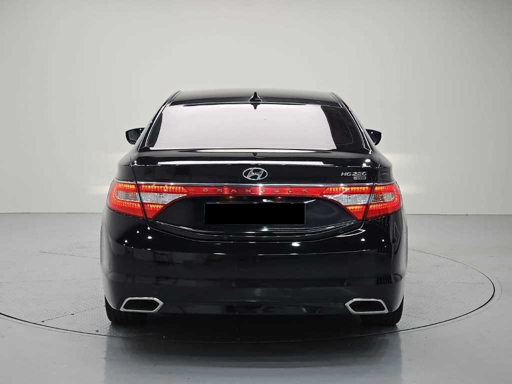 Hyundai Grandeur — photo 03