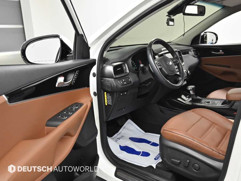 Kia Sorento — photo 11