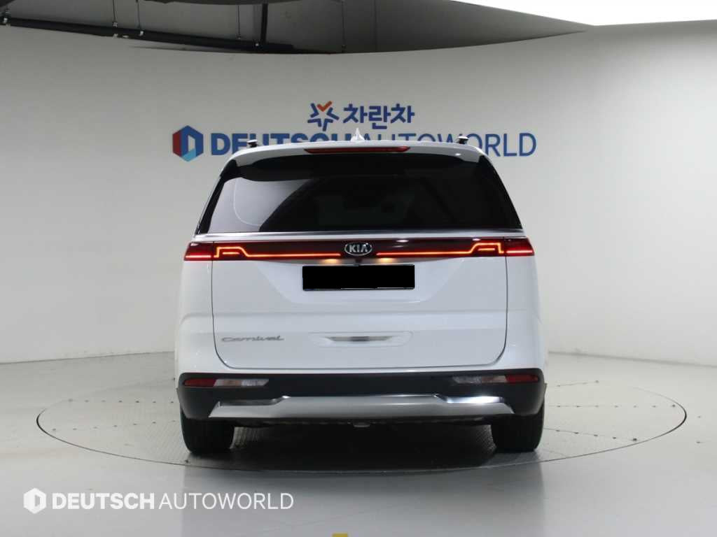 Kia Carnival — photo 04