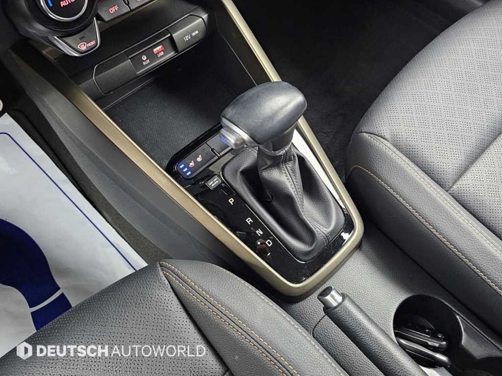 Kia Stonic — photo 09