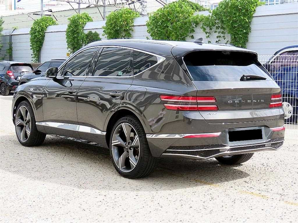 Genesis GV80 — photo 03