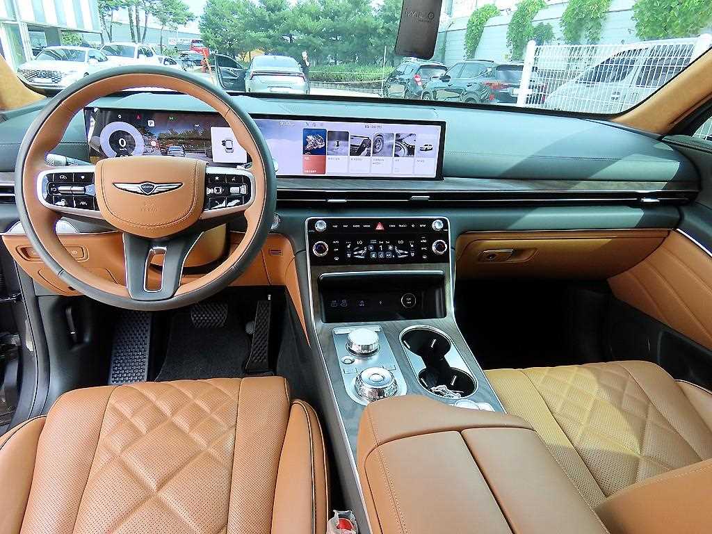 Genesis GV80 — photo 07