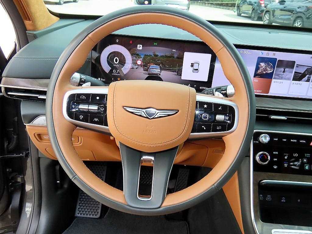 Genesis GV80 — photo 08