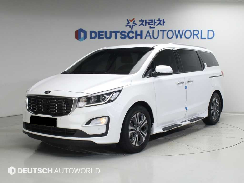 Kia Carnival — photo 01