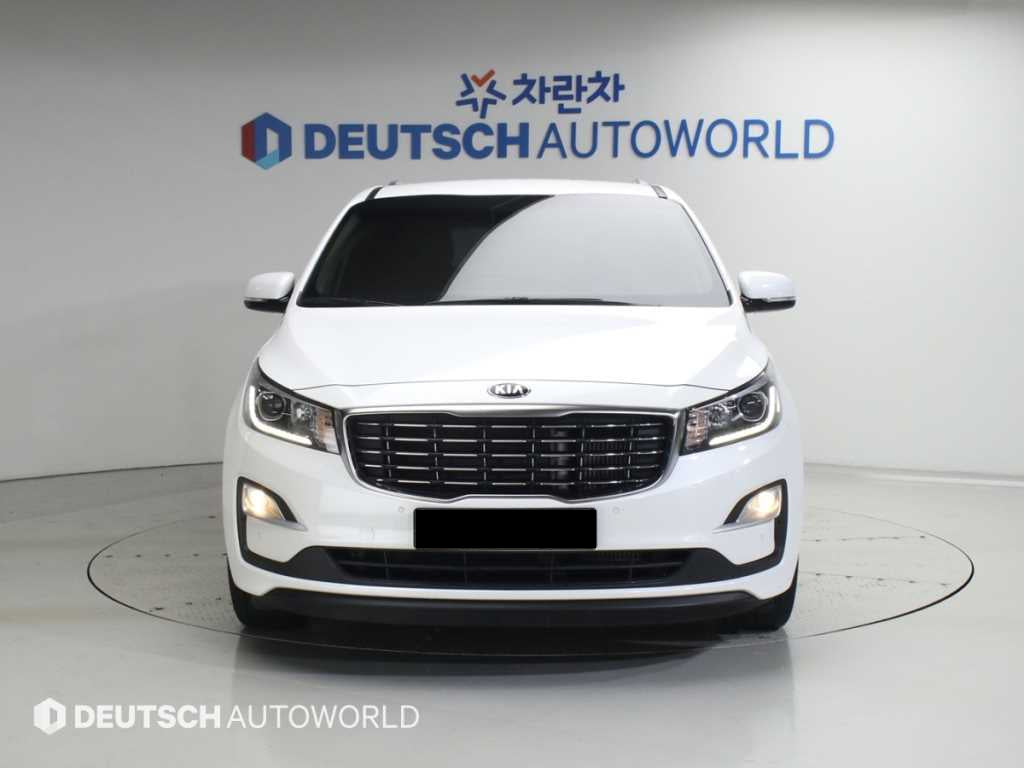 Kia Carnival — photo 03