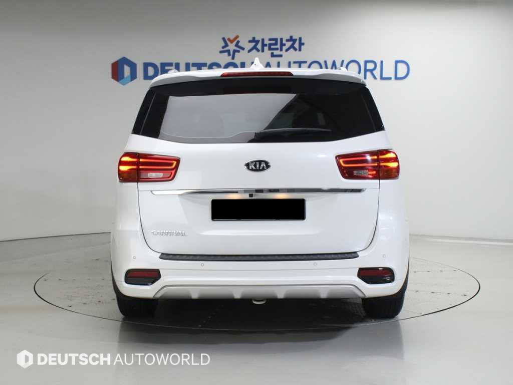 Kia Carnival — photo 04