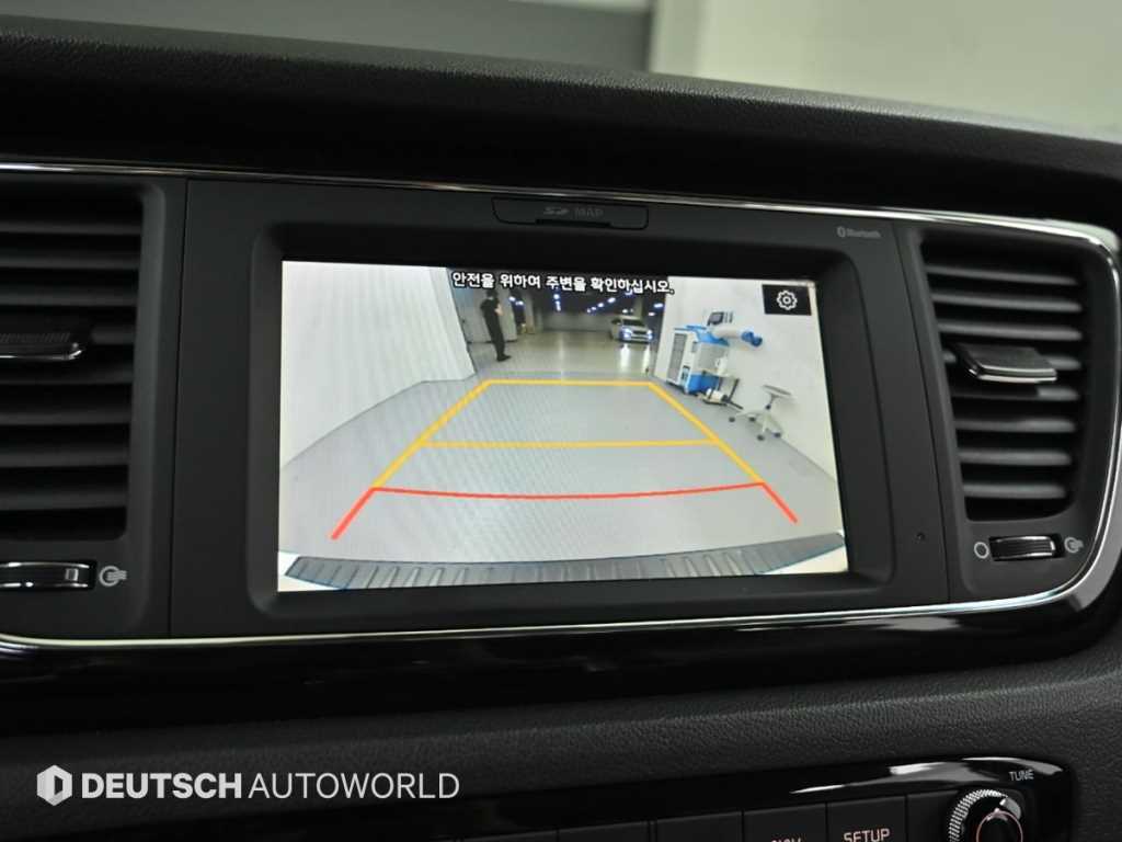 Kia Carnival — photo 15