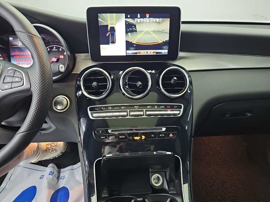 Mercedes-Benz GLC-Class — photo 10