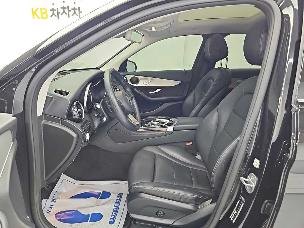 Mercedes-Benz GLC-Class — photo 11