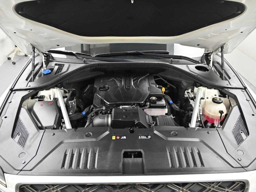 Genesis GV70 — photo 06