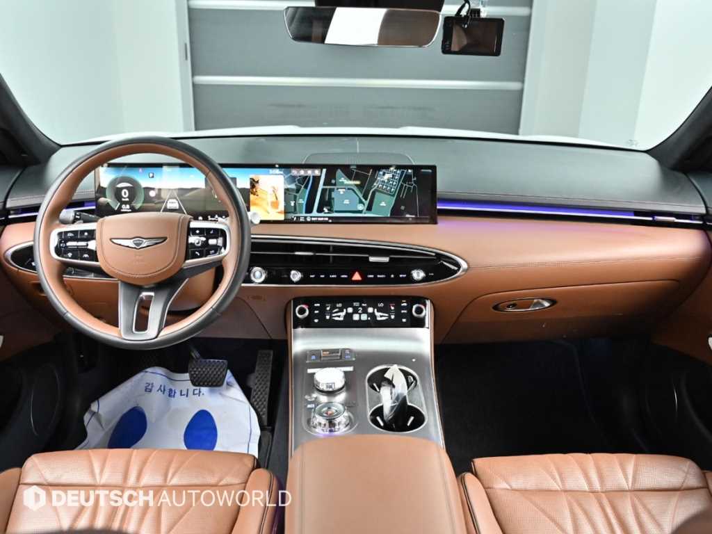 Genesis GV70 — photo 07