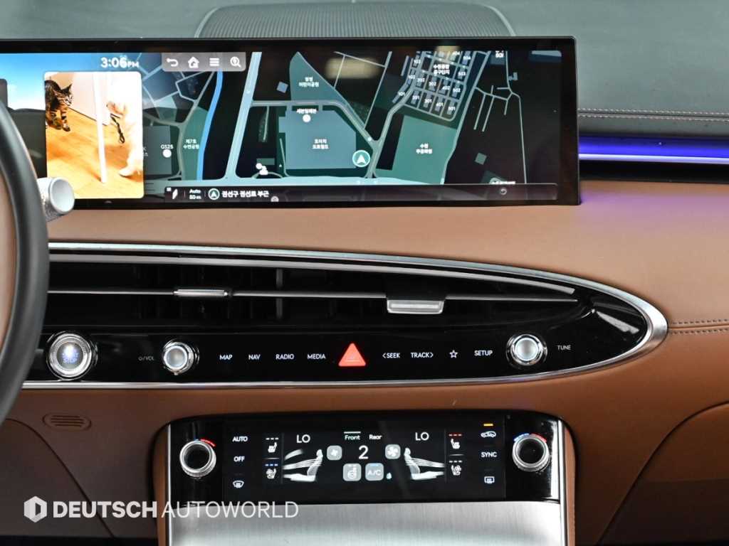Genesis GV70 — photo 14