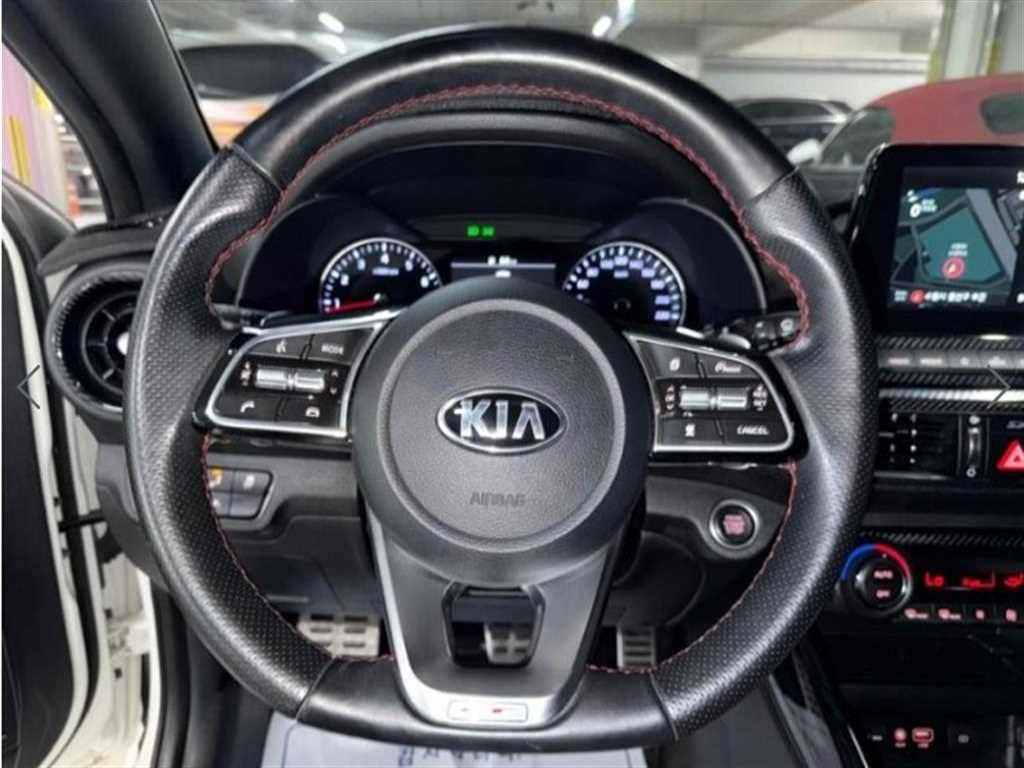 Kia K3 — photo 08