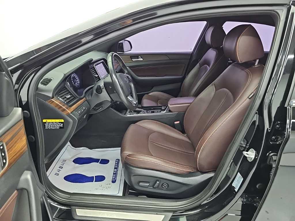 Hyundai Sonata — photo 11